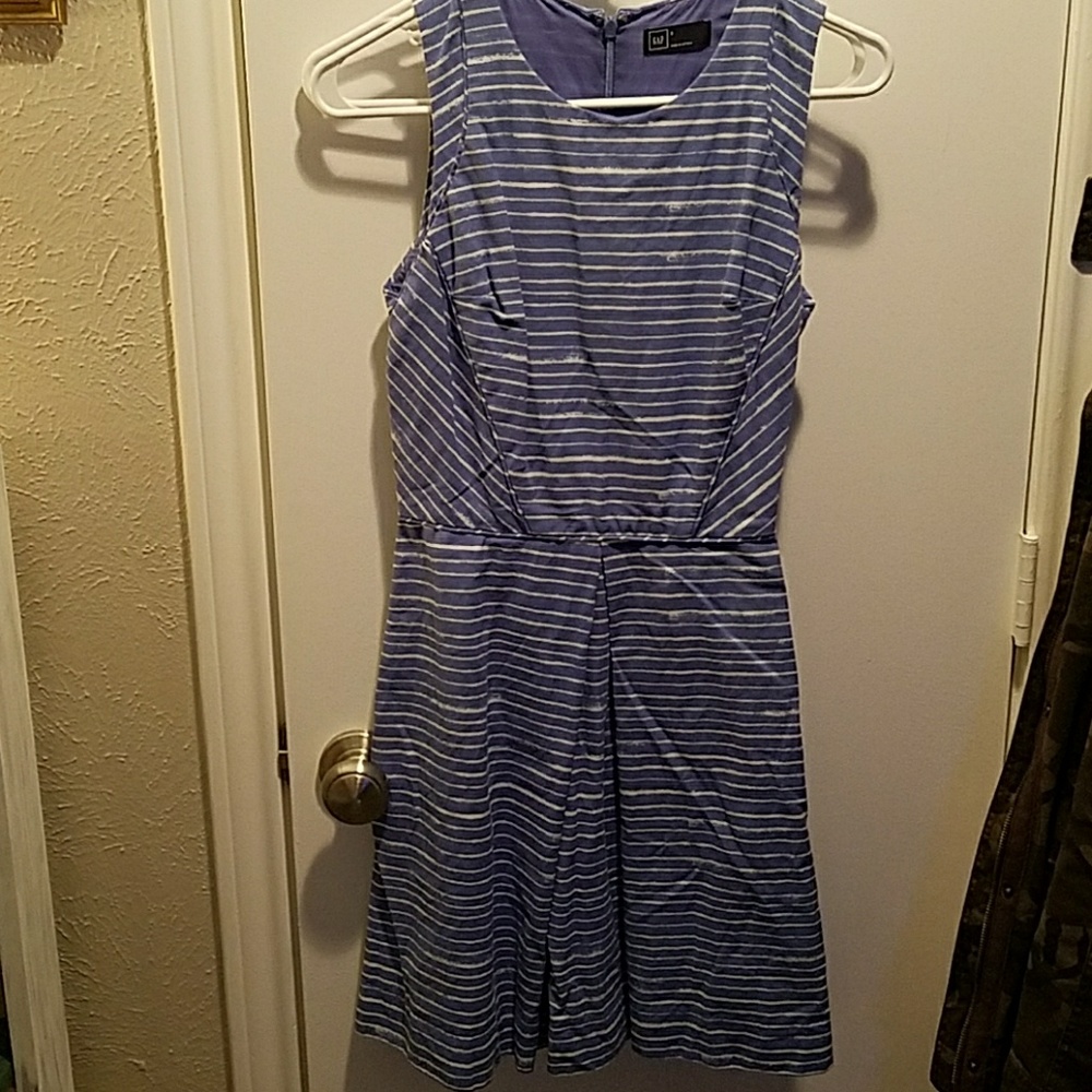 Dress - Picture 2 of 3